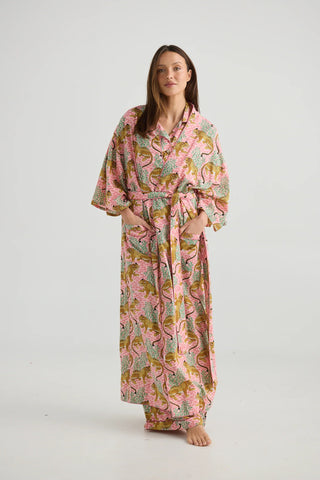 Salutation leopard robe